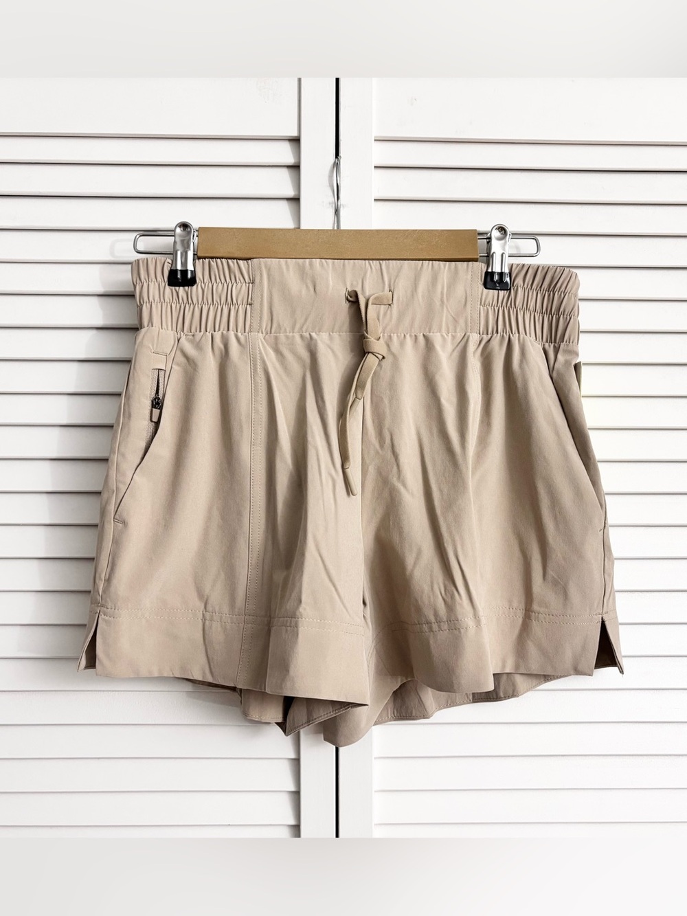 All in Motion Women's Tan Mid Rise Woven Athletic Shorts, Size: Small, NWT
